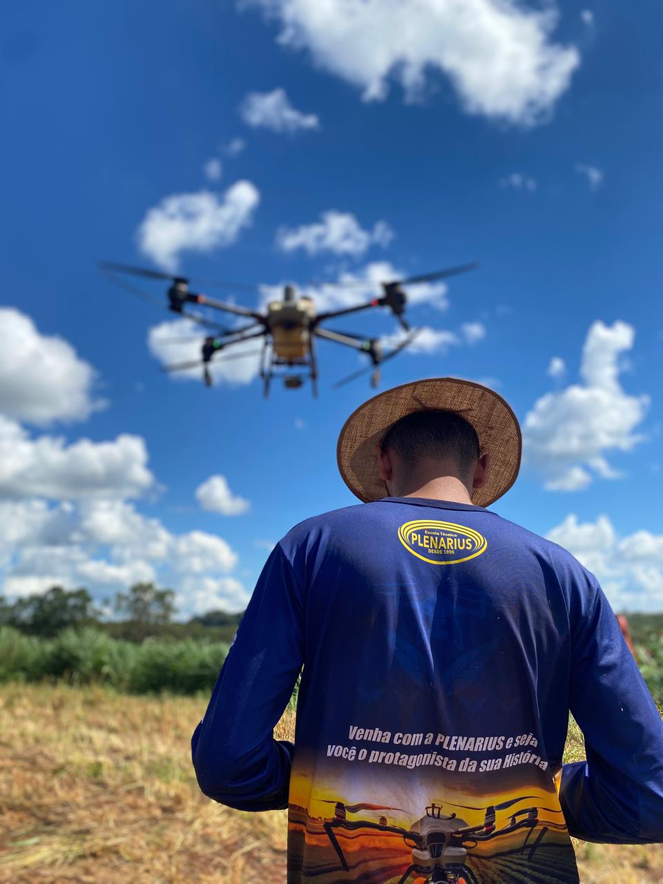 Aula prática do curso de Drone Agrícola